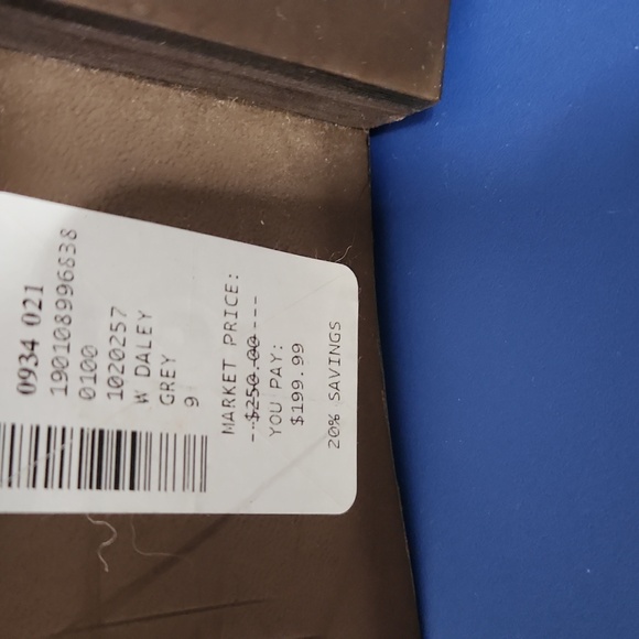 Ugg riding boots sz 9 in the color gray - Picture 4 of 5